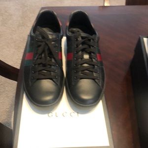 Like New! Gucci Sneakers!